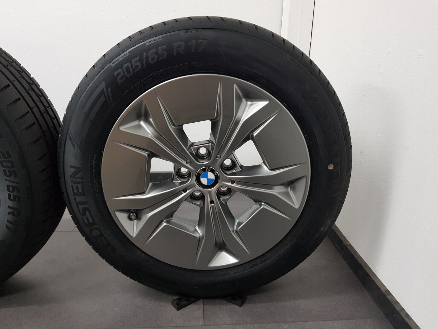 BMW 17 Zoll Felgen X1 U11 X2 U10 Sommerreifen Sommerräde Reifen neu 6898036 864