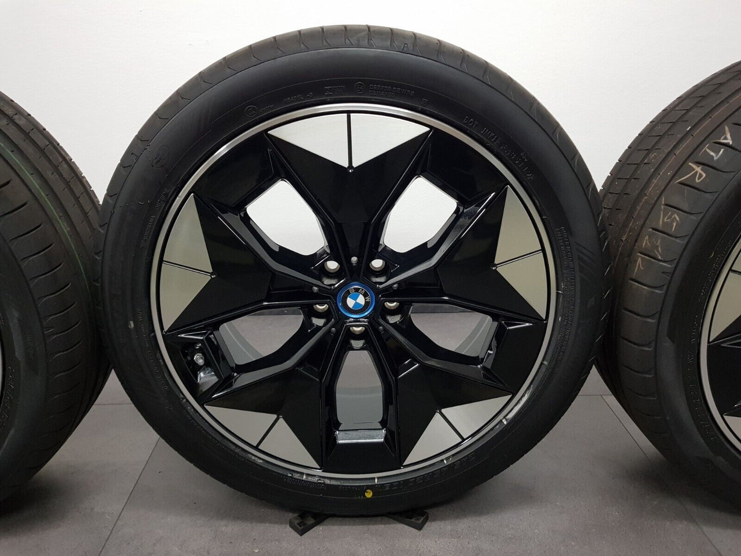 NEU 20 Zoll Sommerreifen original BMW iX3 G08 6894844 6894845 Styling 843 Felgen
