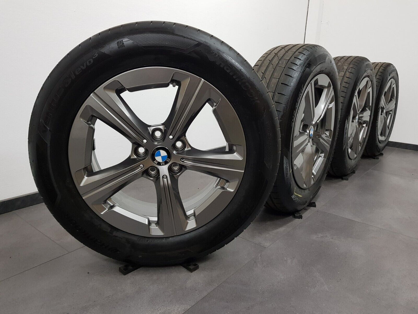 BMW 17 Zoll Felgen X1 U11 iX1 U11 Sommerreifen Sommerräder 832 +6mm 6891173