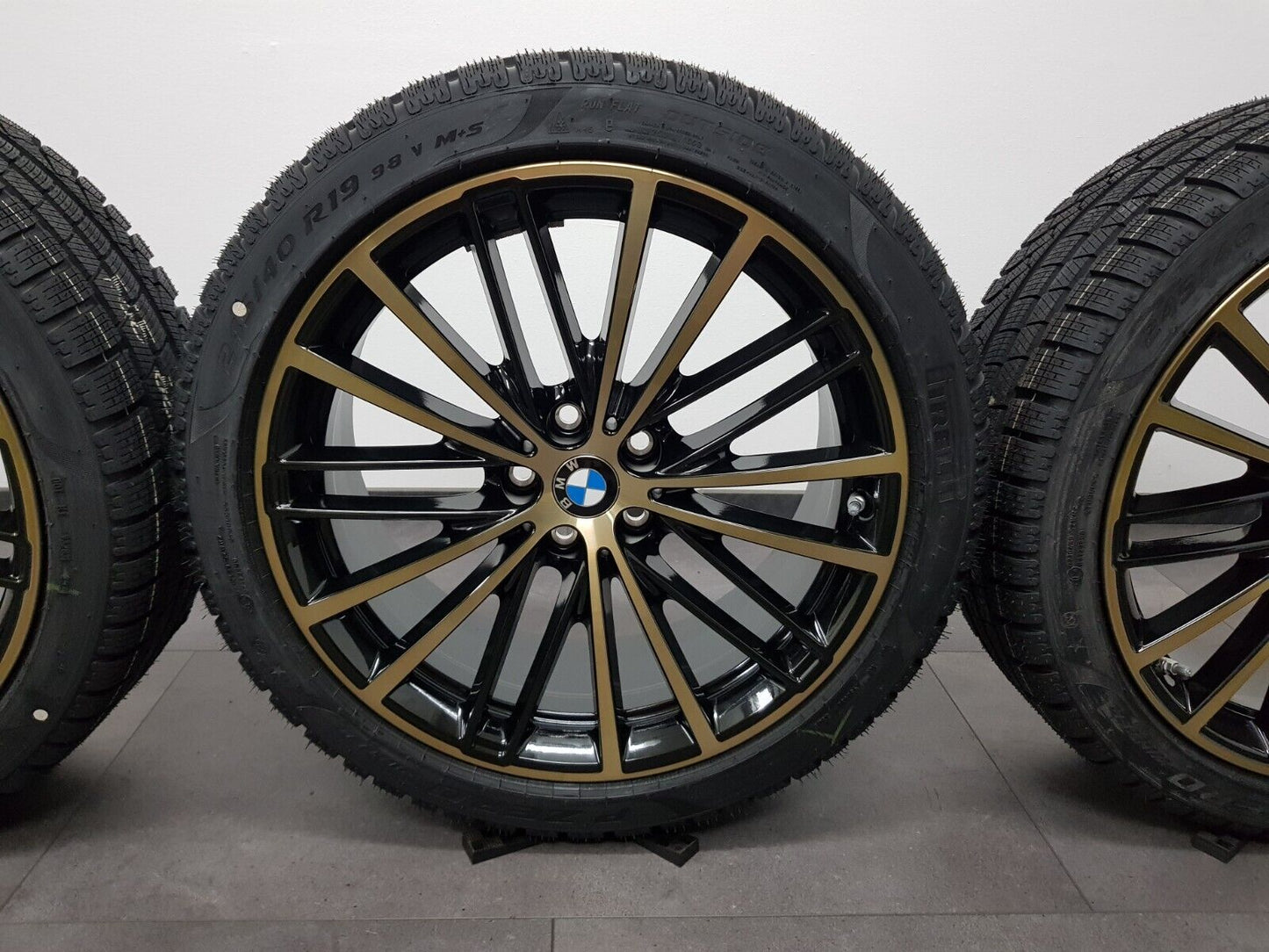 NEU BMW Felgen 19 Zoll Winterreifen 5er G30 G31 635 Winterräder V-Speiche Gold!