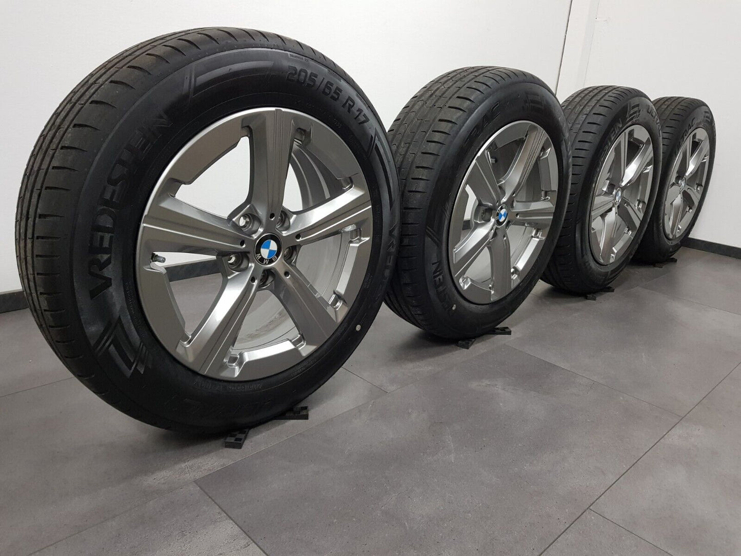 BMW 17 Zoll Felgen X1 U11 iX1 U11 Sommerreifen Sommerräder 875 6898044