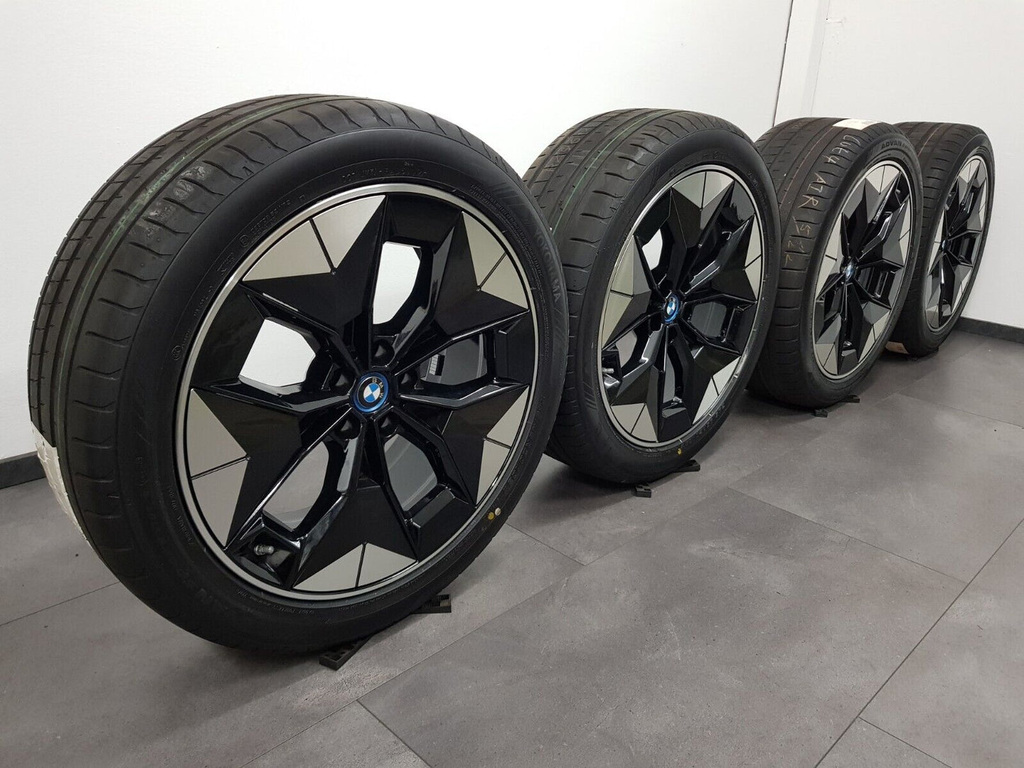 NEU 20 Zoll Sommerreifen original BMW iX3 G08 6894844 6894845 Styling 843 Felgen