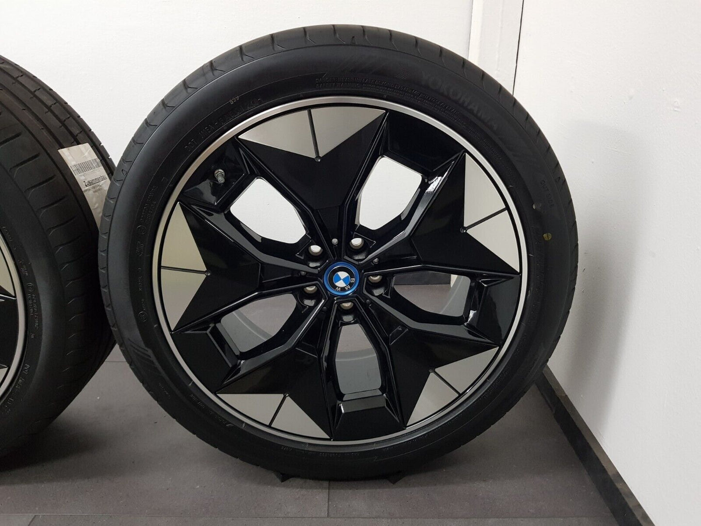 NEU 20 Zoll Sommerreifen original BMW iX3 G08 6894844 6894845 Styling 843 Felgen