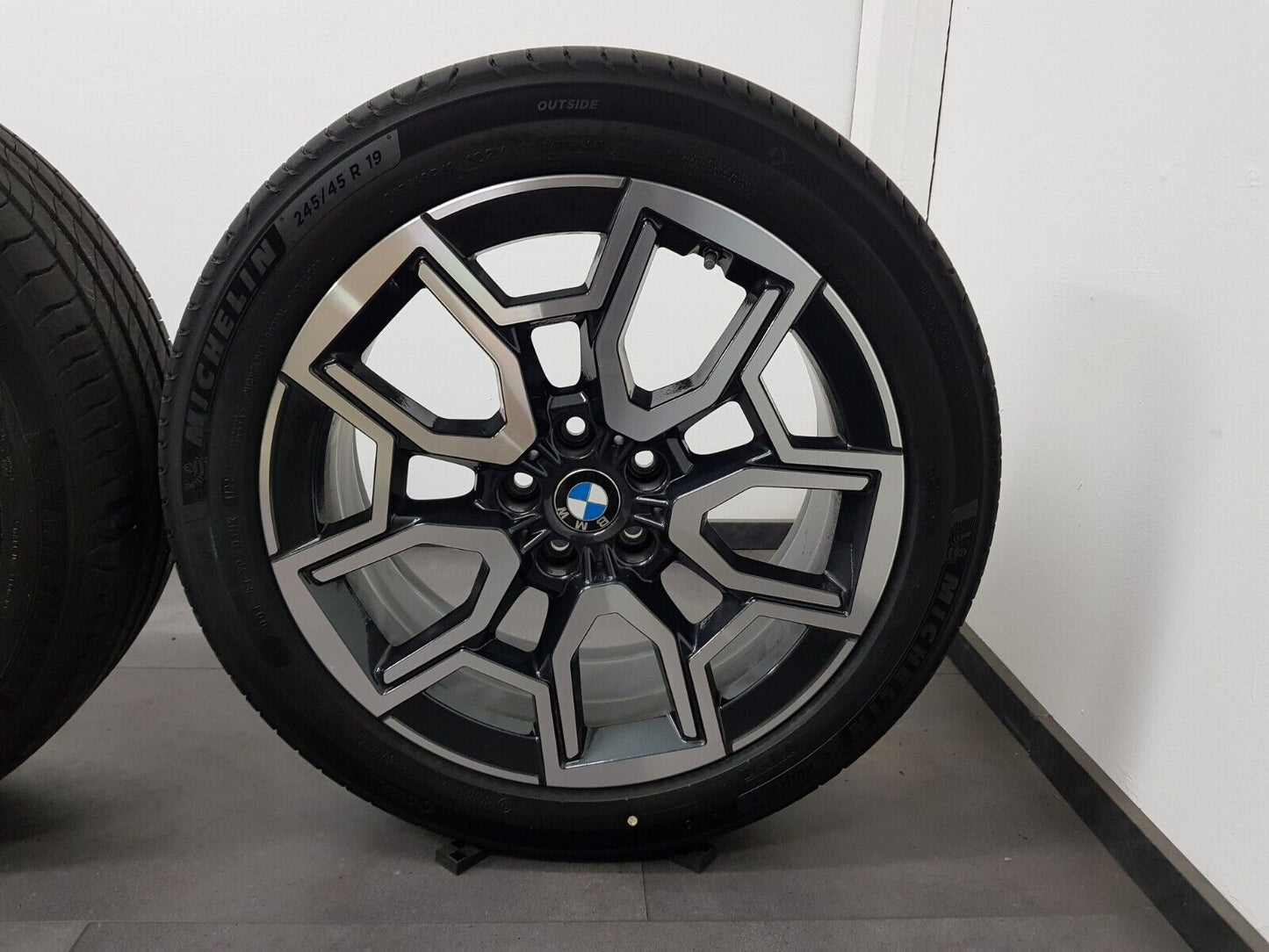 BMW X1 U11 iX1 X2 U10 19 Zoll Sommerreifen original Sommerräder 867 6898041