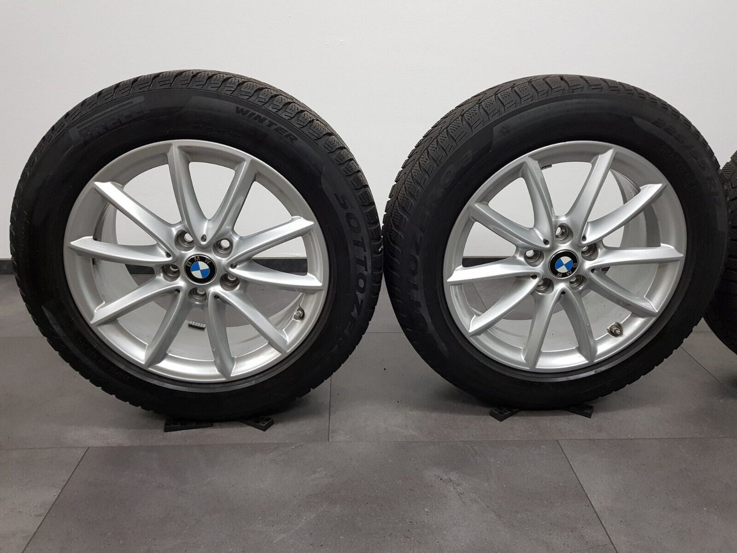 BMW Winterreifen 17 Zoll Felgen X1 F48 X2 F39 560 225 55 17 Winterräder Pirelli