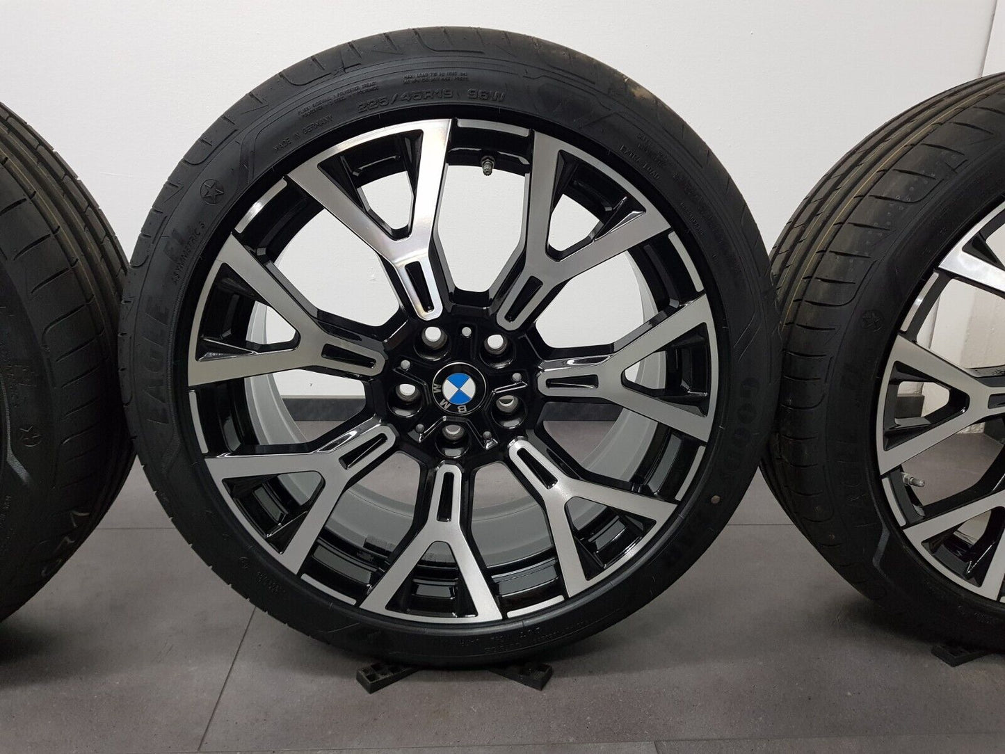 BMW Sommerreifen 19 Zoll Felgen X1 F48 X2 F39 580 Sommerräder 225 45 19 96W Neu