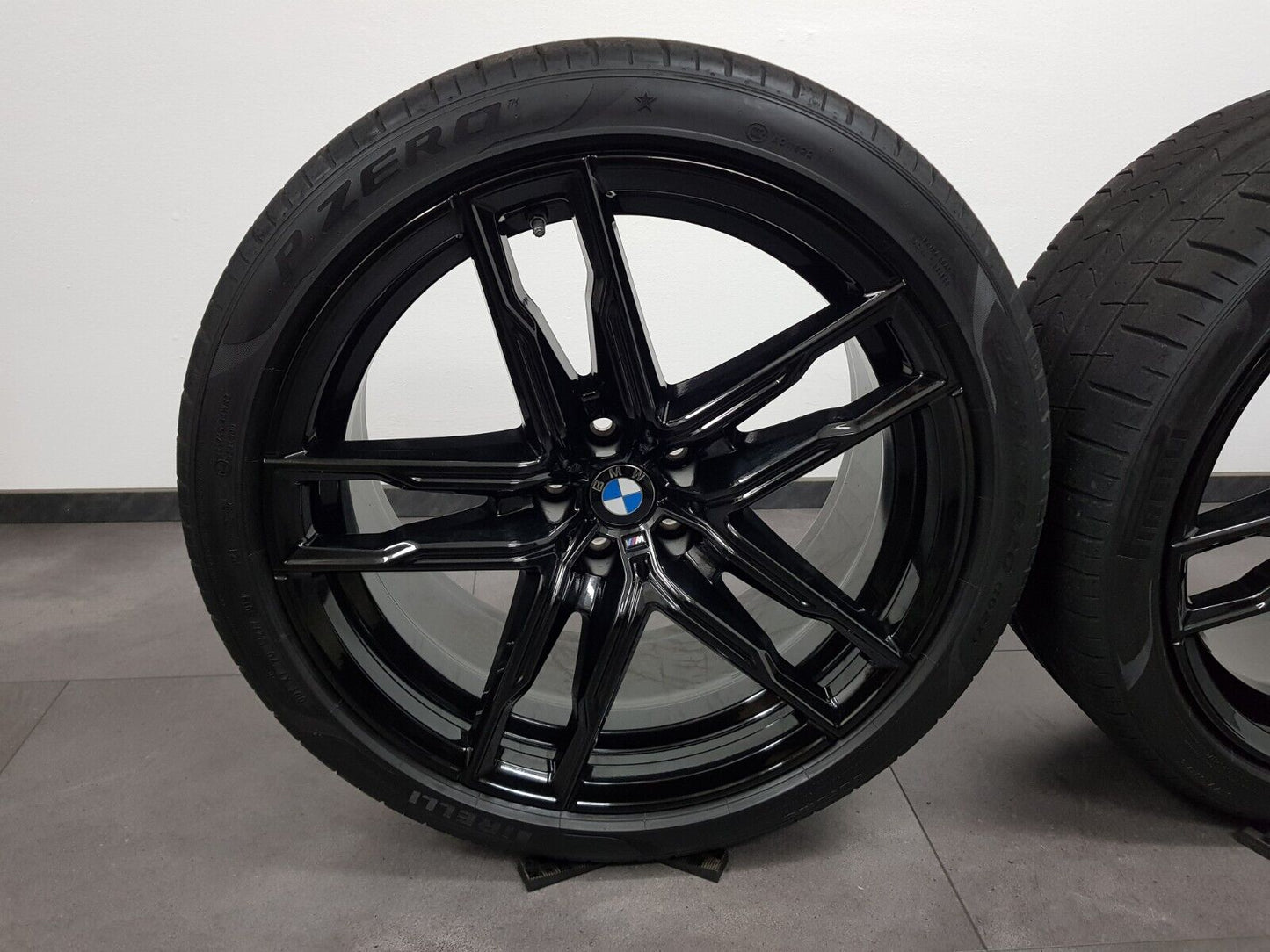 BMW M8 F91 F92 F93 M5 F90 20 Zoll Felgen Sommerreifen M810 8089562 8089563 Top!