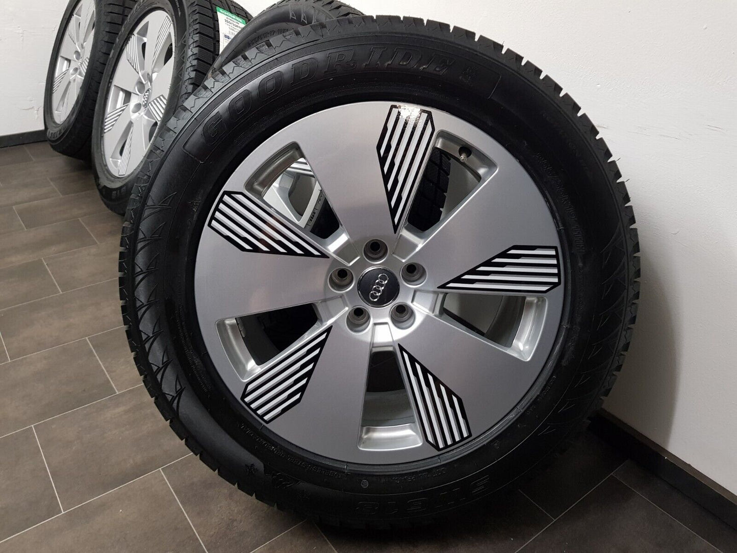 NEU Audi E-tron GE 19 Zoll Winterreifen Felgen Etron 4KE601025Q Winterräder