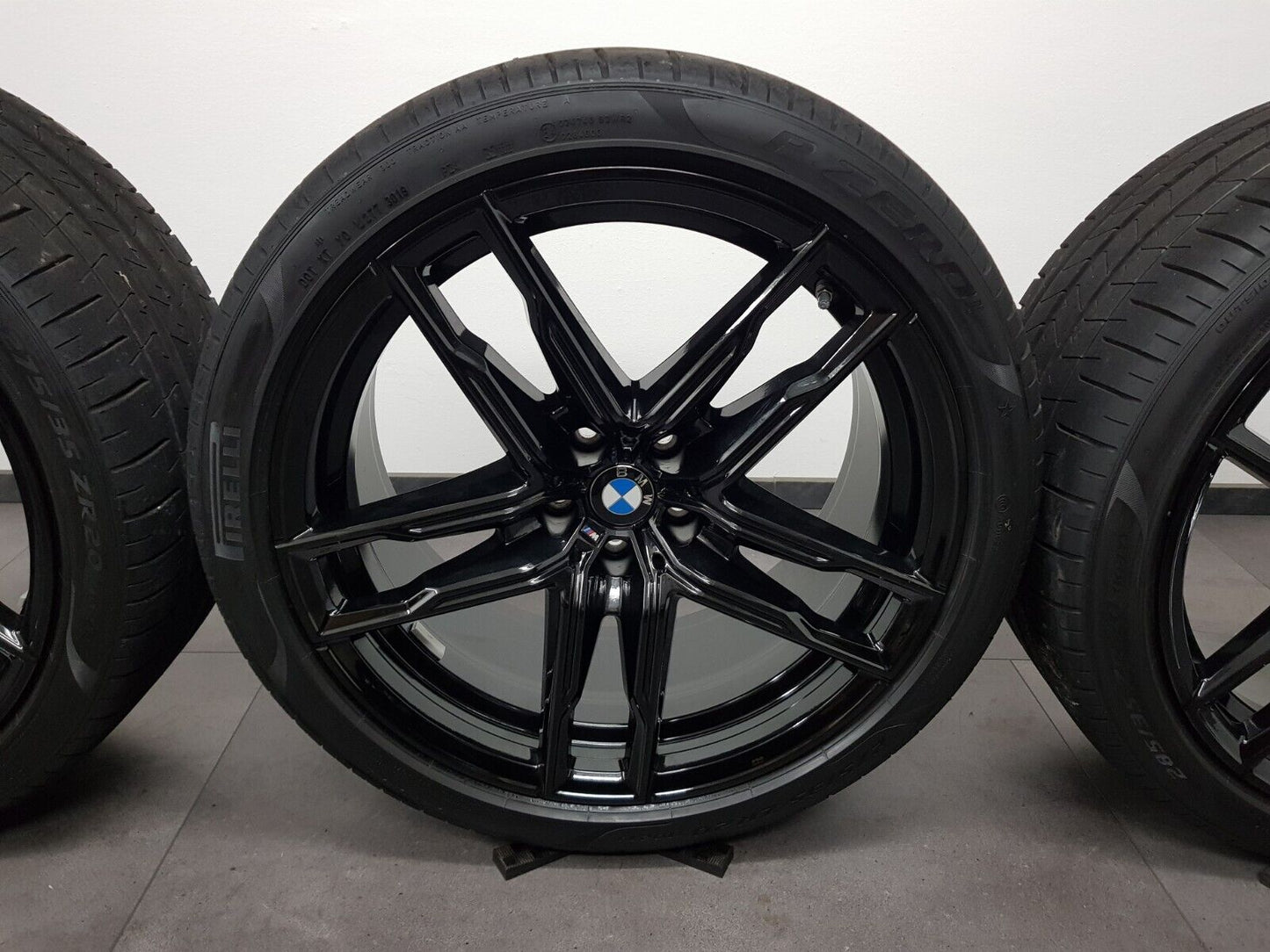 BMW M8 F91 F92 F93 M5 F90 20 Zoll Felgen Sommerreifen M810 8089562 8089563 Top!