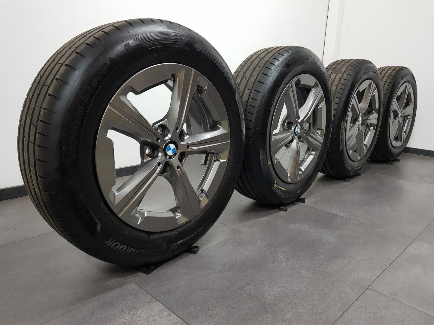 BMW 17 Zoll Felgen X1 U11 iX1 U11 Sommerreifen Sommerräder 832 +6mm 6891173