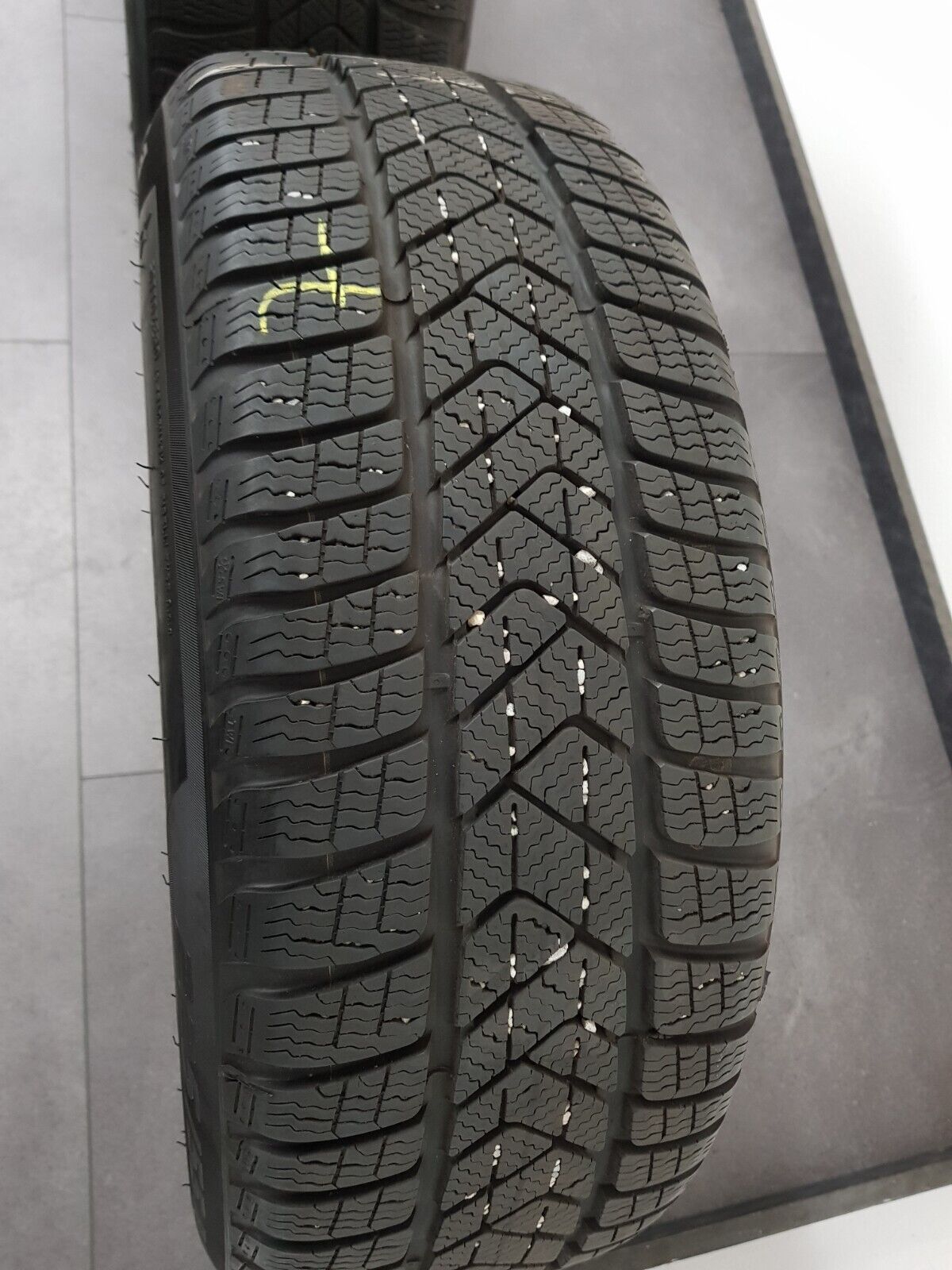 BMW Winterreifen 17 Zoll Felgen X1 F48 X2 F39 560 225 55 17 Winterräder Pirelli