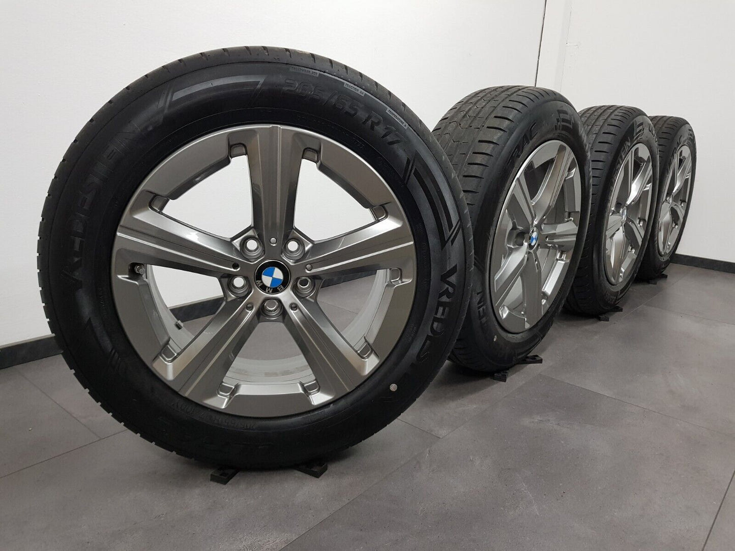 BMW 17 Zoll Felgen X1 U11 iX1 U11 Sommerreifen Sommerräder 875 6898044