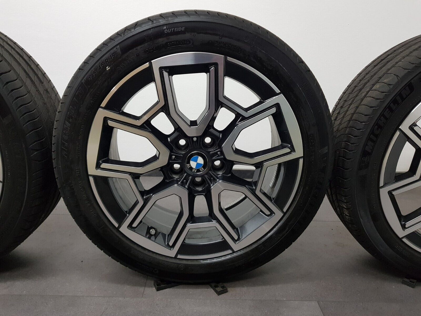 BMW X1 U11 iX1 X2 U10 19 Zoll Sommerreifen original Sommerräder 867 6898041