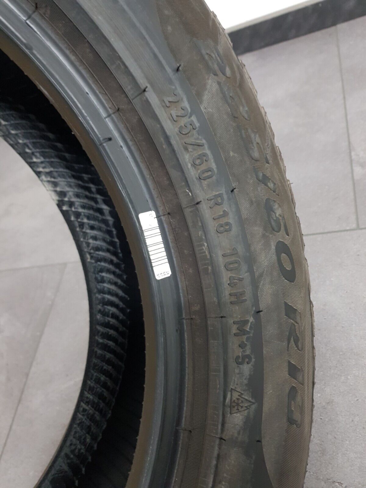 1x NEU 225 60 R18 104H Pirelli Sottozero Serie 3 * Winterreifen Reifen