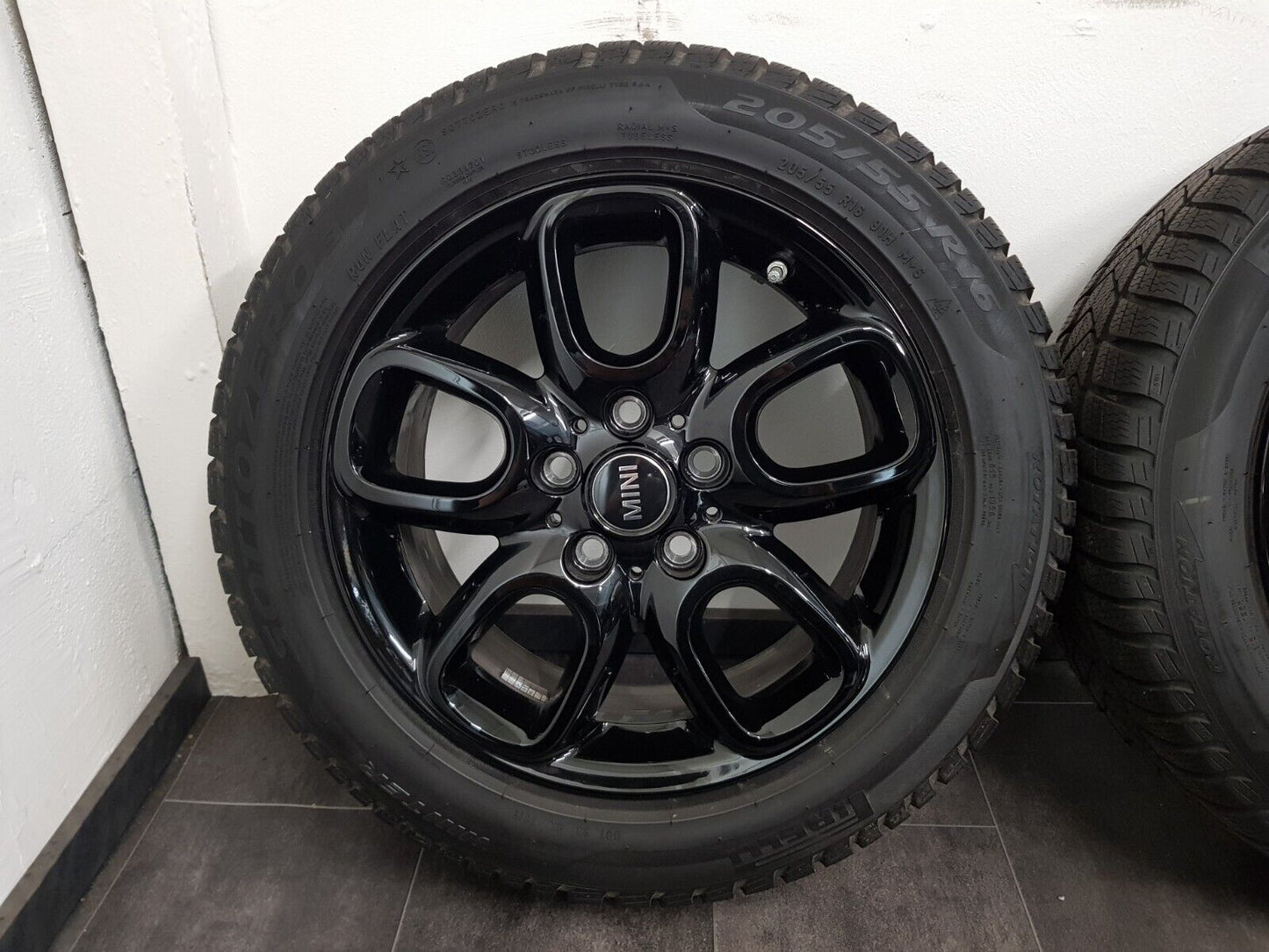 MINI 16 Zoll Felgen F54 Clubman Winterräder Winterreifen 494 schwarz DOT20 +7mm!