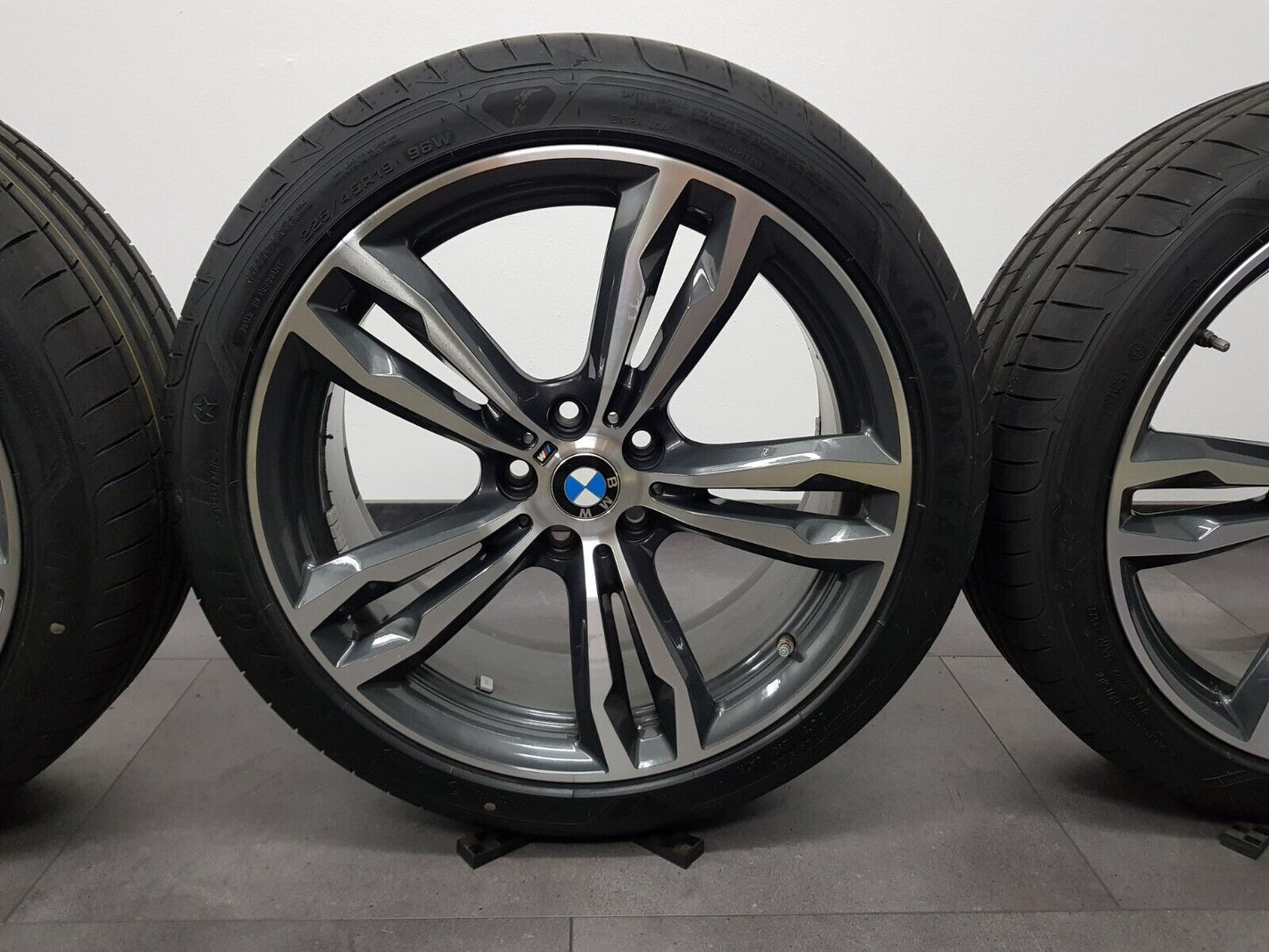 BMW Sommerreifen 19 Zoll Felgen X1 F48 X2 F39 M572 Sommerräder 7849120 NEU