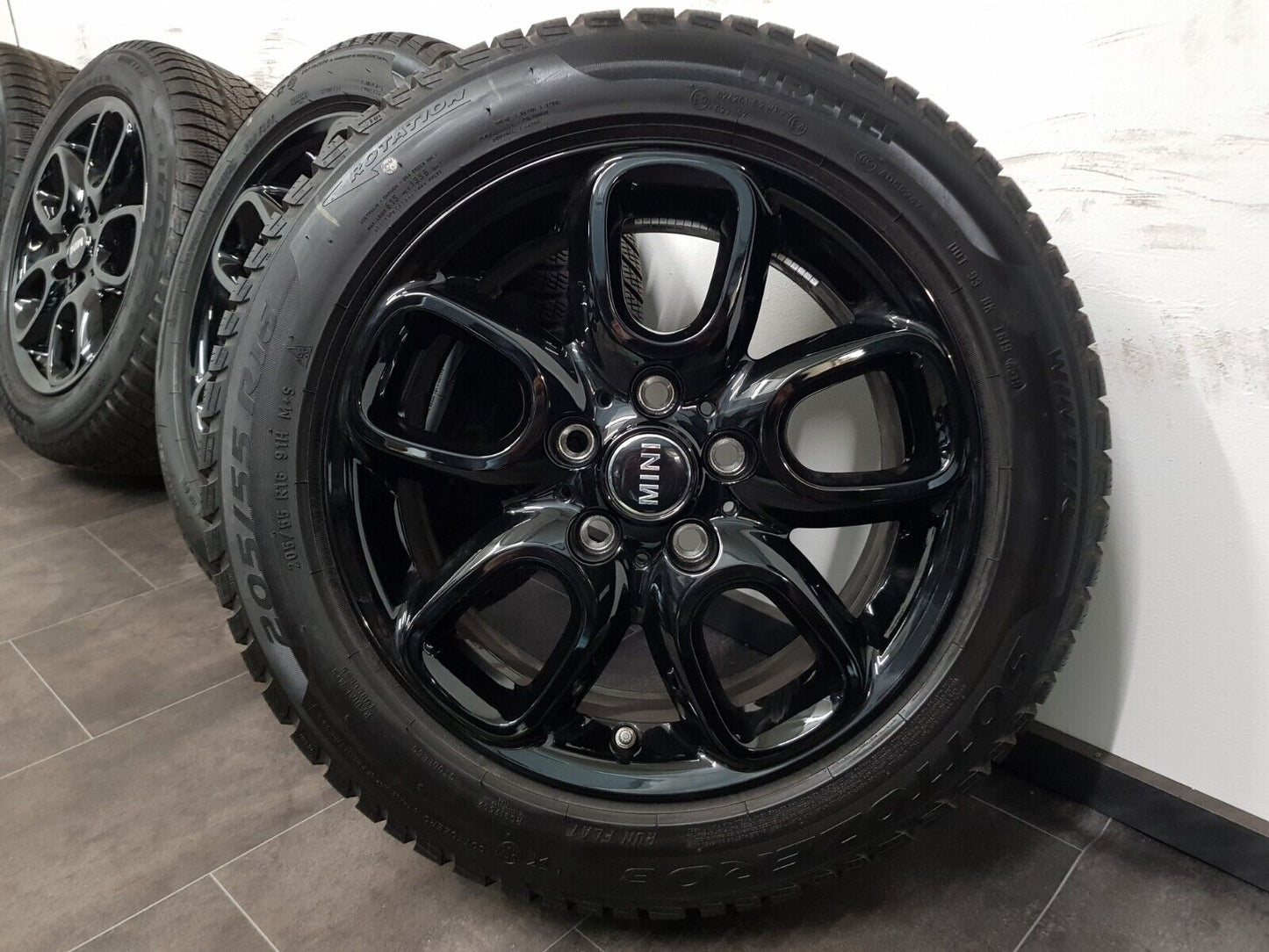 MINI 16 Zoll Felgen F54 Clubman Winterräder Winterreifen 494 schwarz DOT20 +7mm!