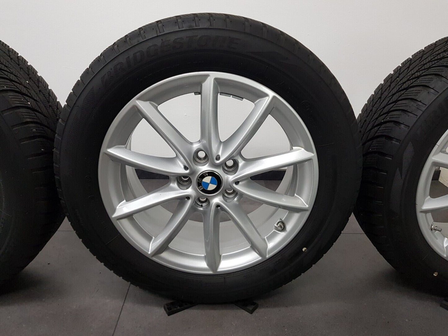 BMW Winterreifen 17 Zoll Felgen X1 F48 X2 F39 560 225 55 17 Winterräder DOT21