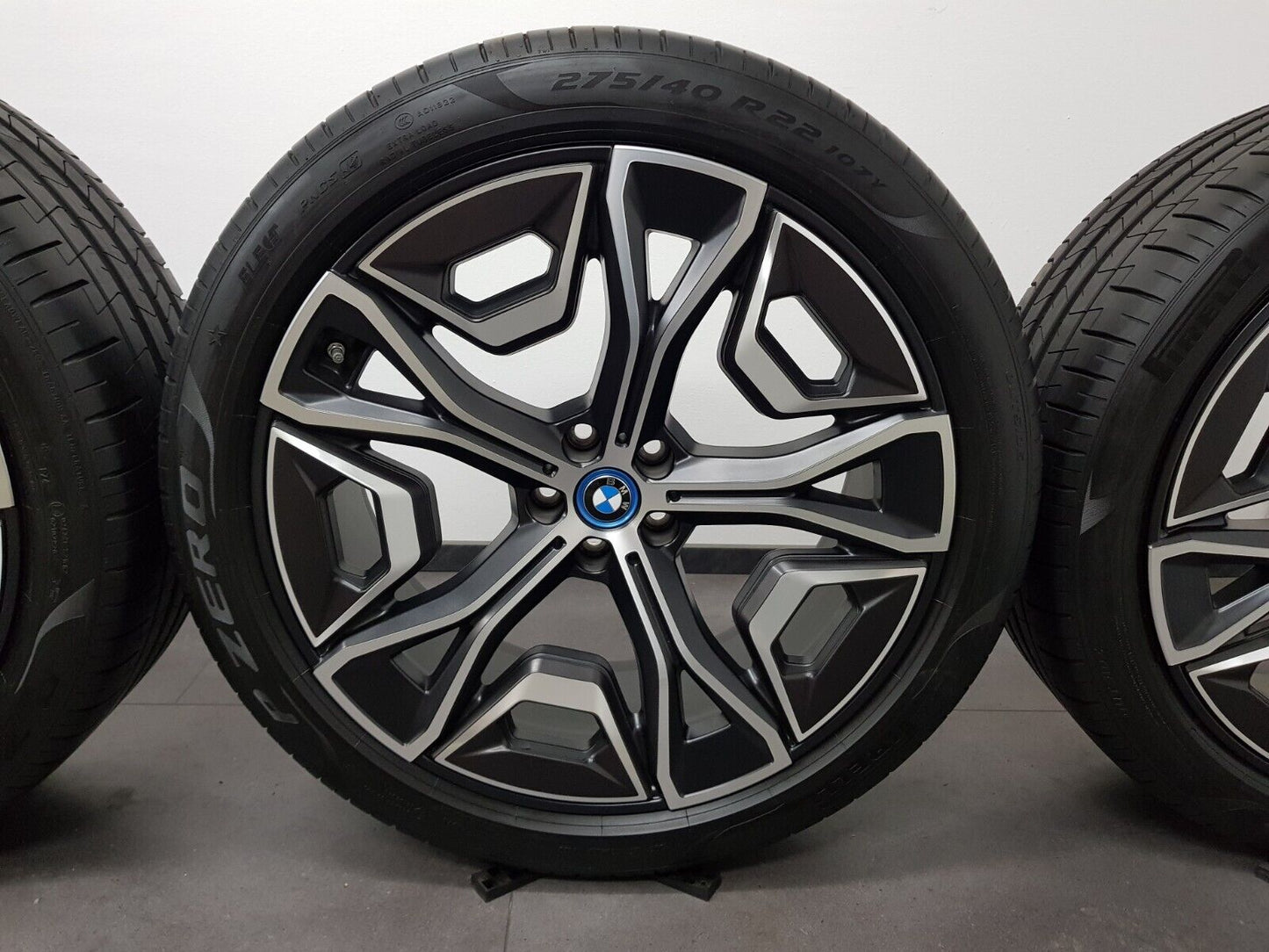 BMW iX 22 Zoll Felgen Sommerräder i20 Styling 1021 5A02659 Sommerreifen DOT23