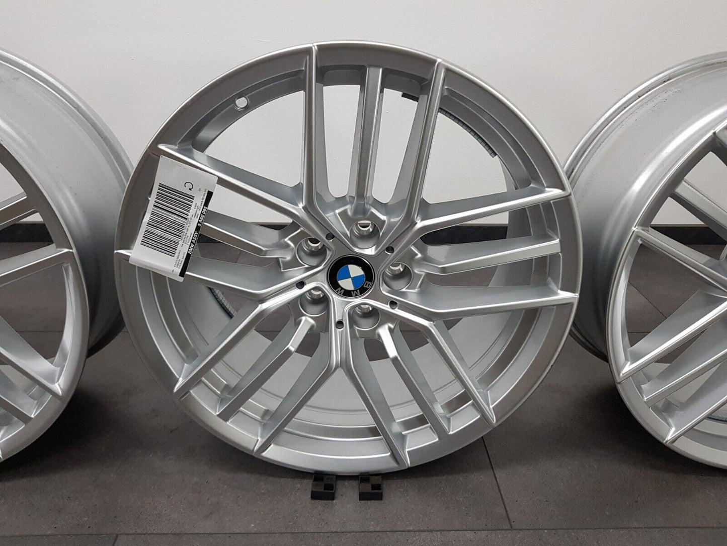 NEU BMW 19 Zoll 5er G60 i5 G61 Felgen Styling 933 5A324D6 inkl. Nabendeckel!