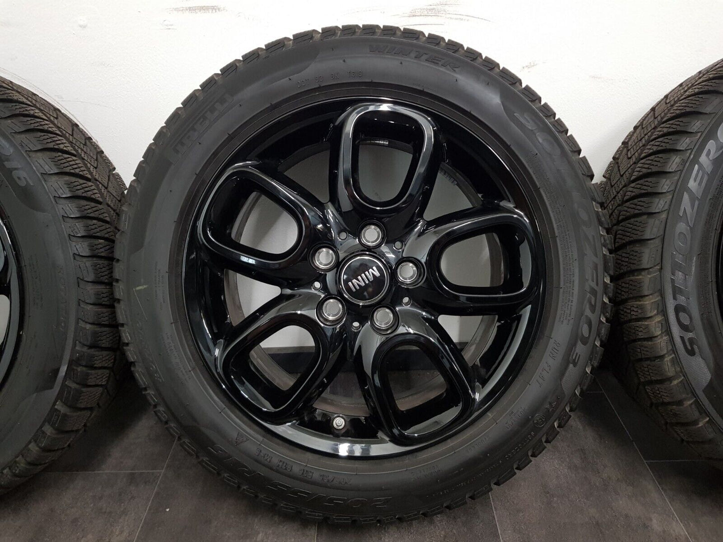 MINI 16 Zoll Felgen F54 Clubman Winterräder Winterreifen 494 schwarz DOT20 +7mm!