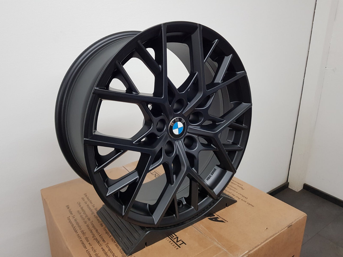 47684026