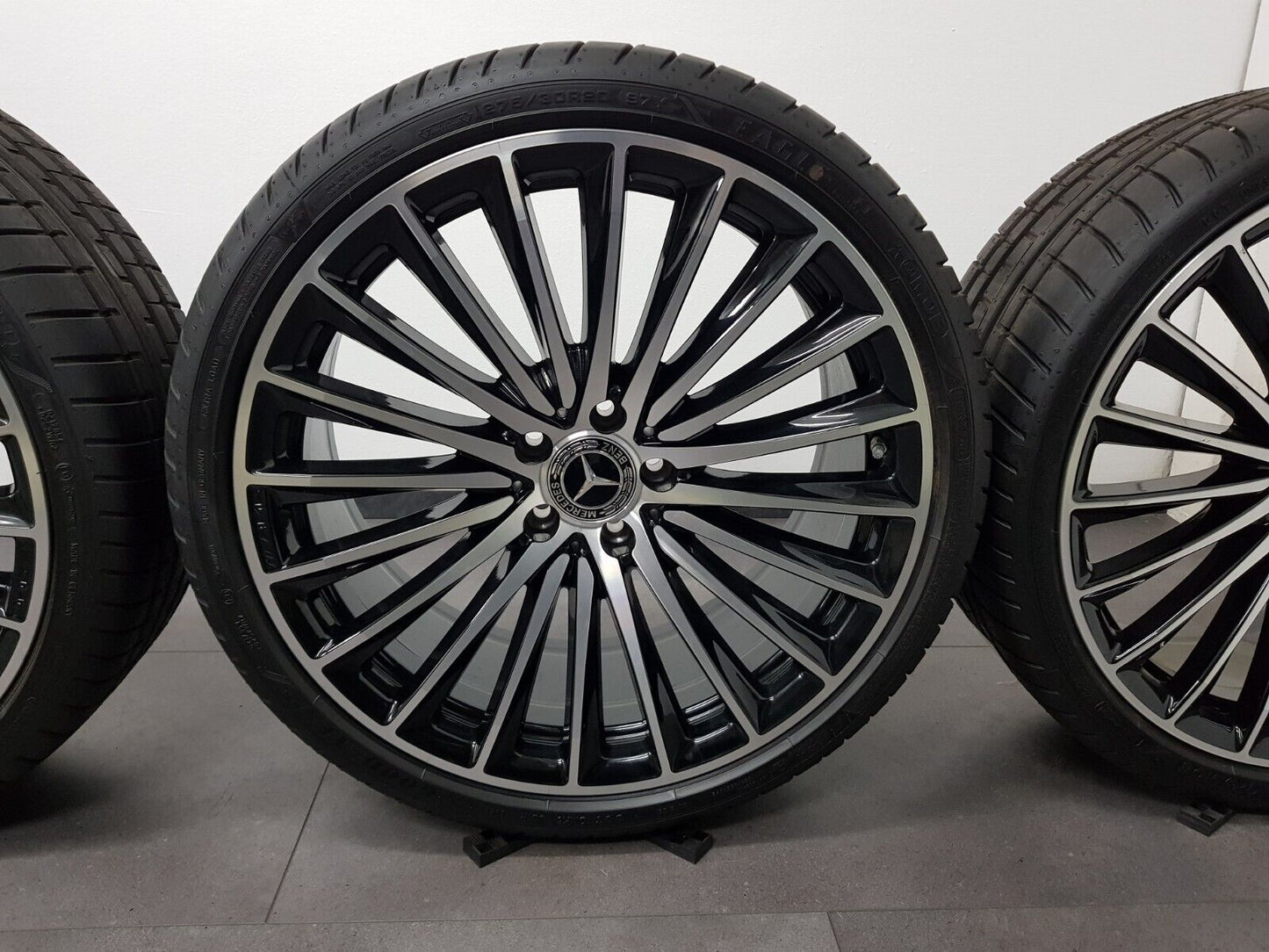 Neuw. Mercedes 20 Zoll AMG Felgen CLS C257 Sommerreifen A2574013800 Sommerräder