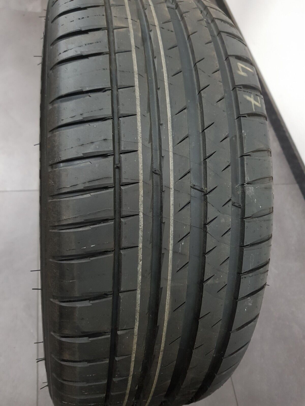 BMW Sommerreifen 19 Zoll Felgen X1 F48 X2 F39 M715 Sommerräder DOT22 Reifen NEU