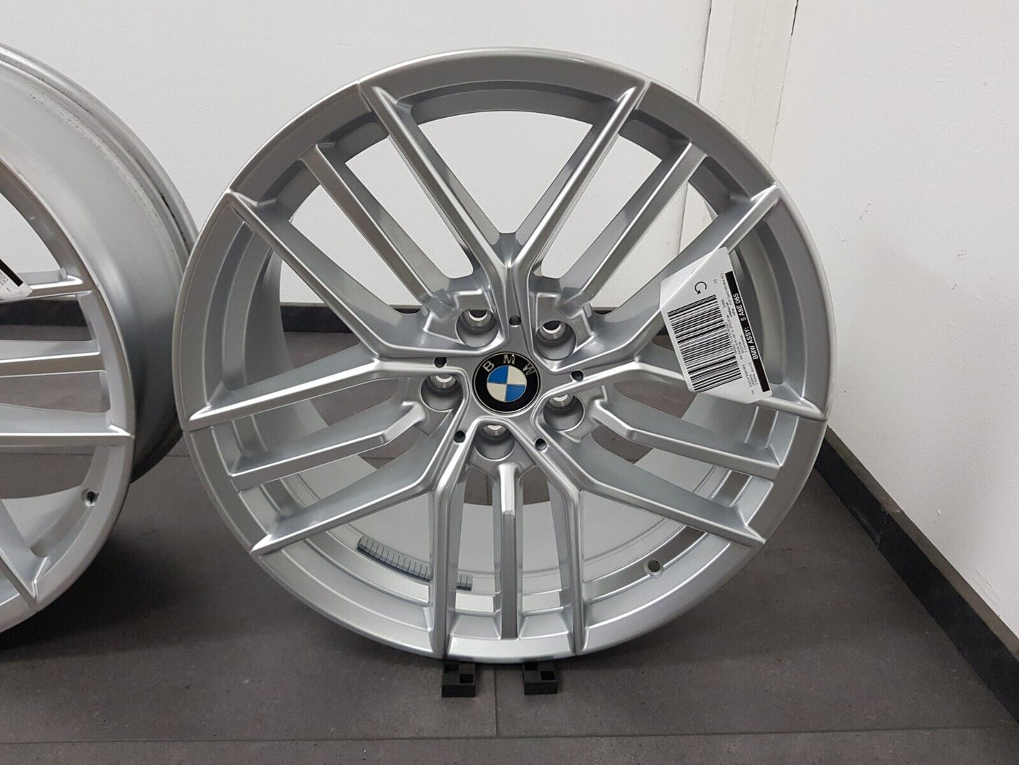 NEU BMW 19 Zoll 5er G60 i5 G61 Felgen Styling 933 5A324D6 inkl. Nabendeckel!