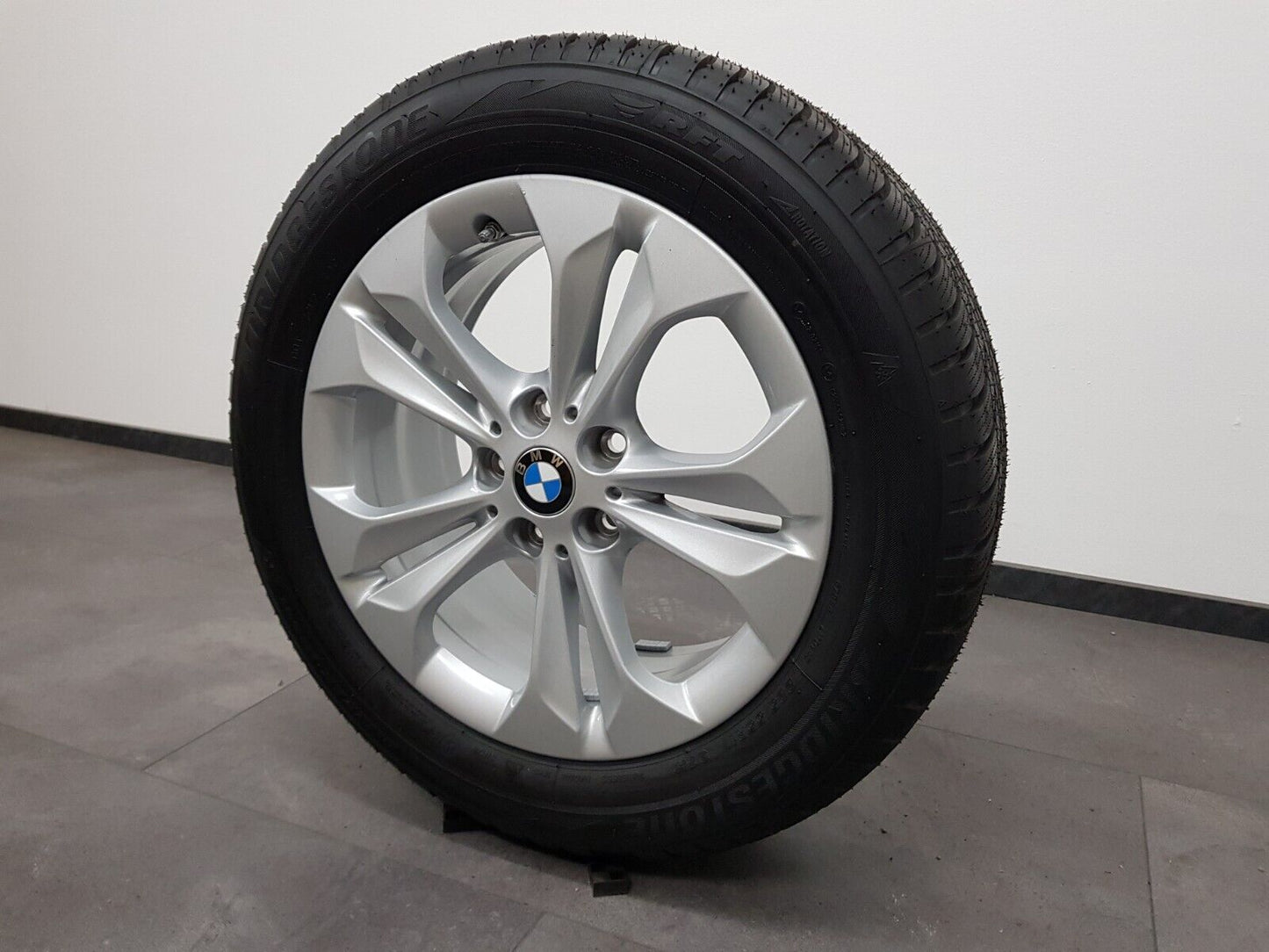 1x BMW Winterrad 17 Zoll Felge X1 F48 X2 F39 564 Alufelgen 6856065 Neuw.