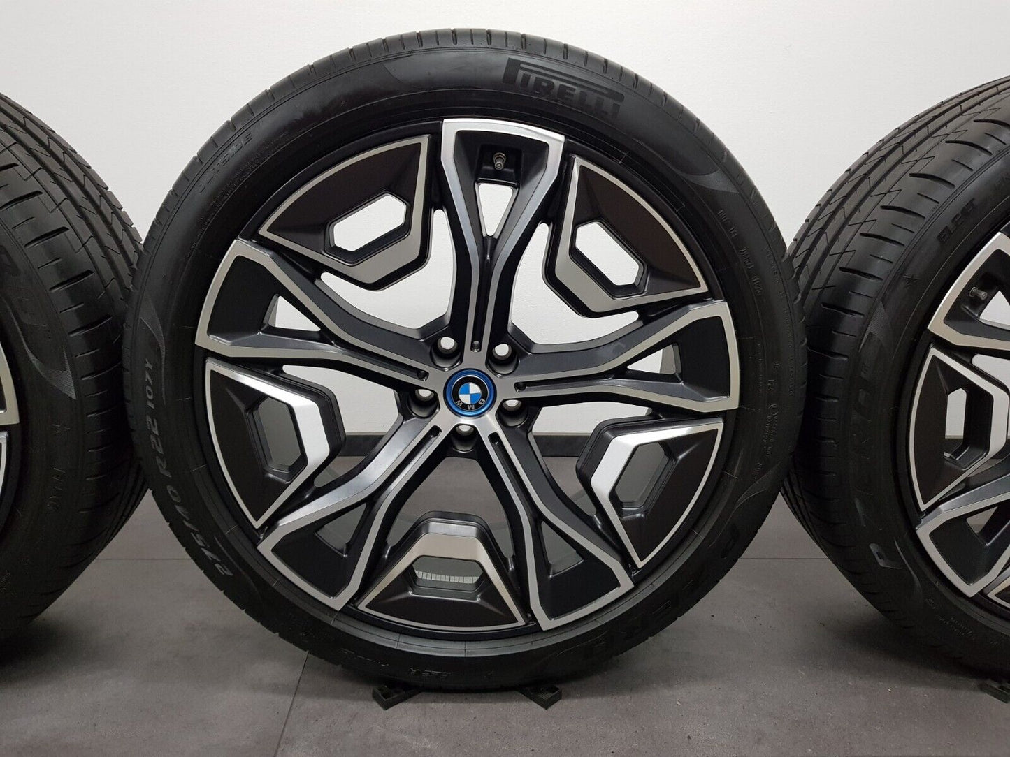 BMW iX 22 Zoll Felgen Sommerräder i20 Styling 1021 5A02659 Sommerreifen DOT23