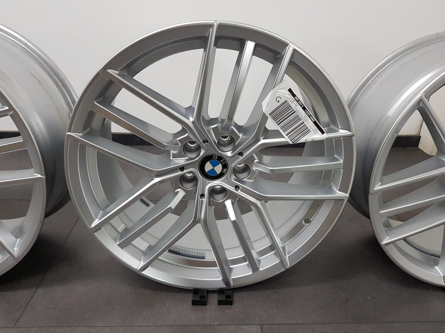 NEU BMW 19 Zoll 5er G60 i5 G61 Felgen Styling 933 5A324D6 inkl. Nabendeckel!