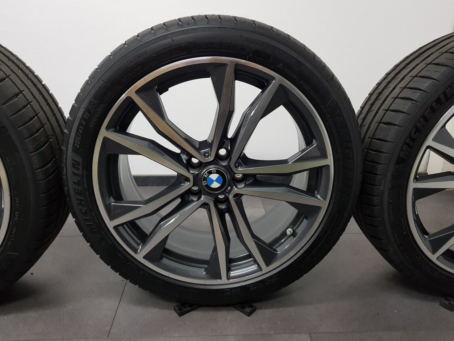 BMW Sommerreifen 19 Zoll Felgen X1 F48 X2 F39 M715 Sommerräder DOT22 Reifen NEU