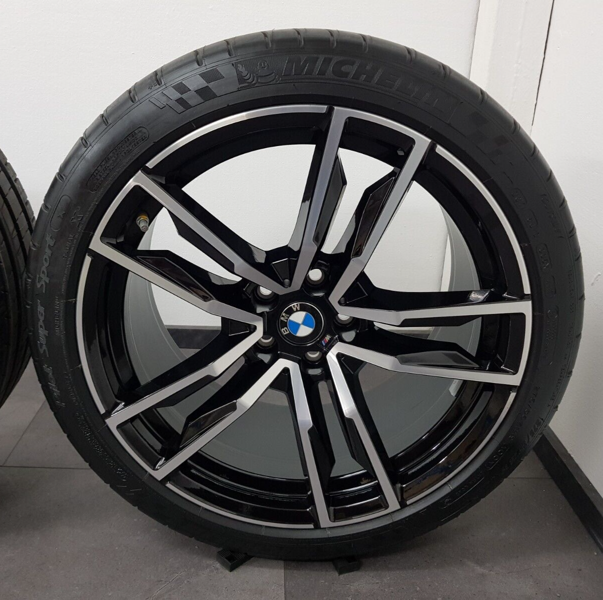 BMW Z4 G29 Sommerreifen 19 Zoll M Felgen M799 Reifen Sommerräder 8091763 8091764