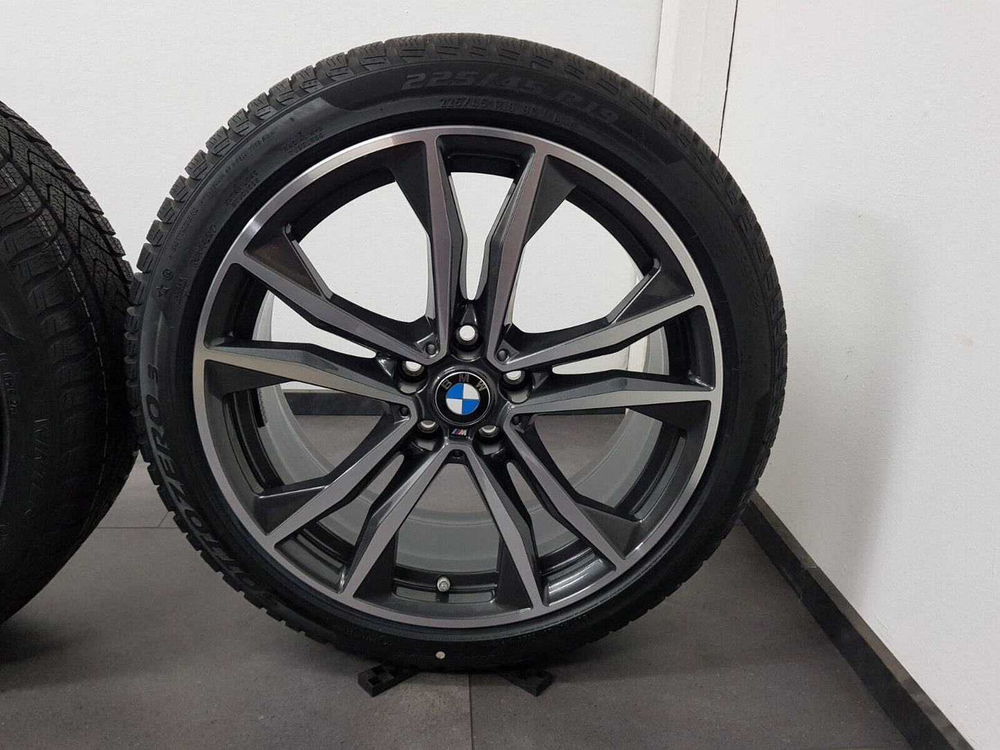 BMW Winterreifen 19 Zoll Felgen X1 F48 X2 F39 M715 Winterräder 8008616 +6,5mm