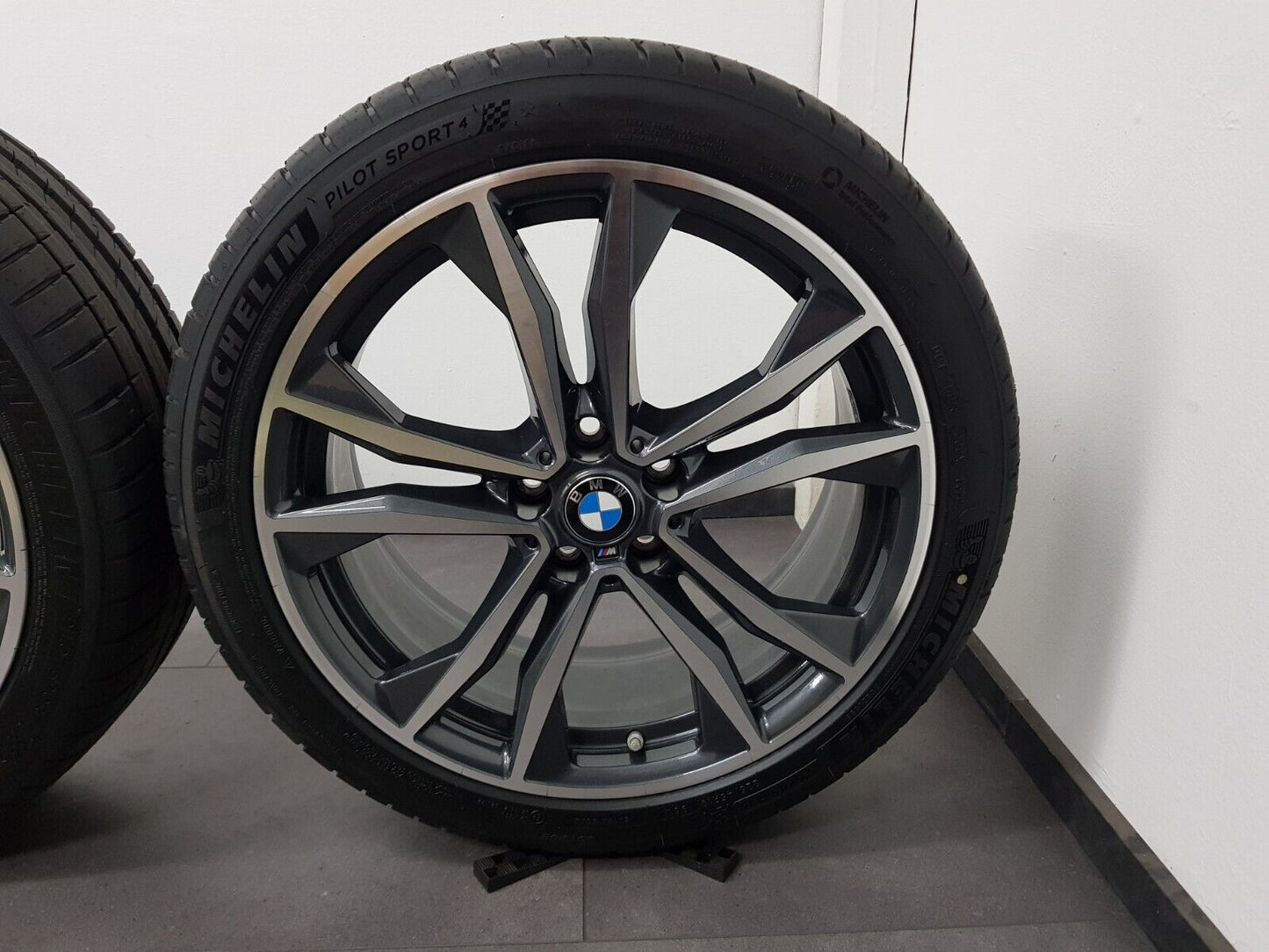 BMW Sommerreifen 19 Zoll Felgen X1 F48 X2 F39 M715 Sommerräder DOT22 Reifen NEU