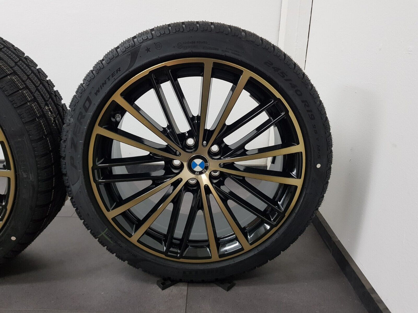 NEU BMW Felgen 19 Zoll Winterreifen 5er G30 G31 635 Winterräder V-Speiche Gold!