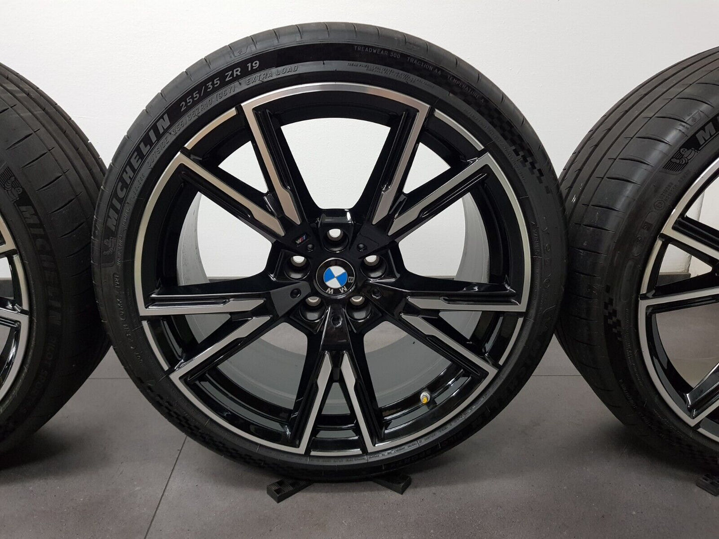 BMW 2er G42 19 Zoll Felgen M240i M893 M 893 Felgen Sommerreifen 1543823 1543824