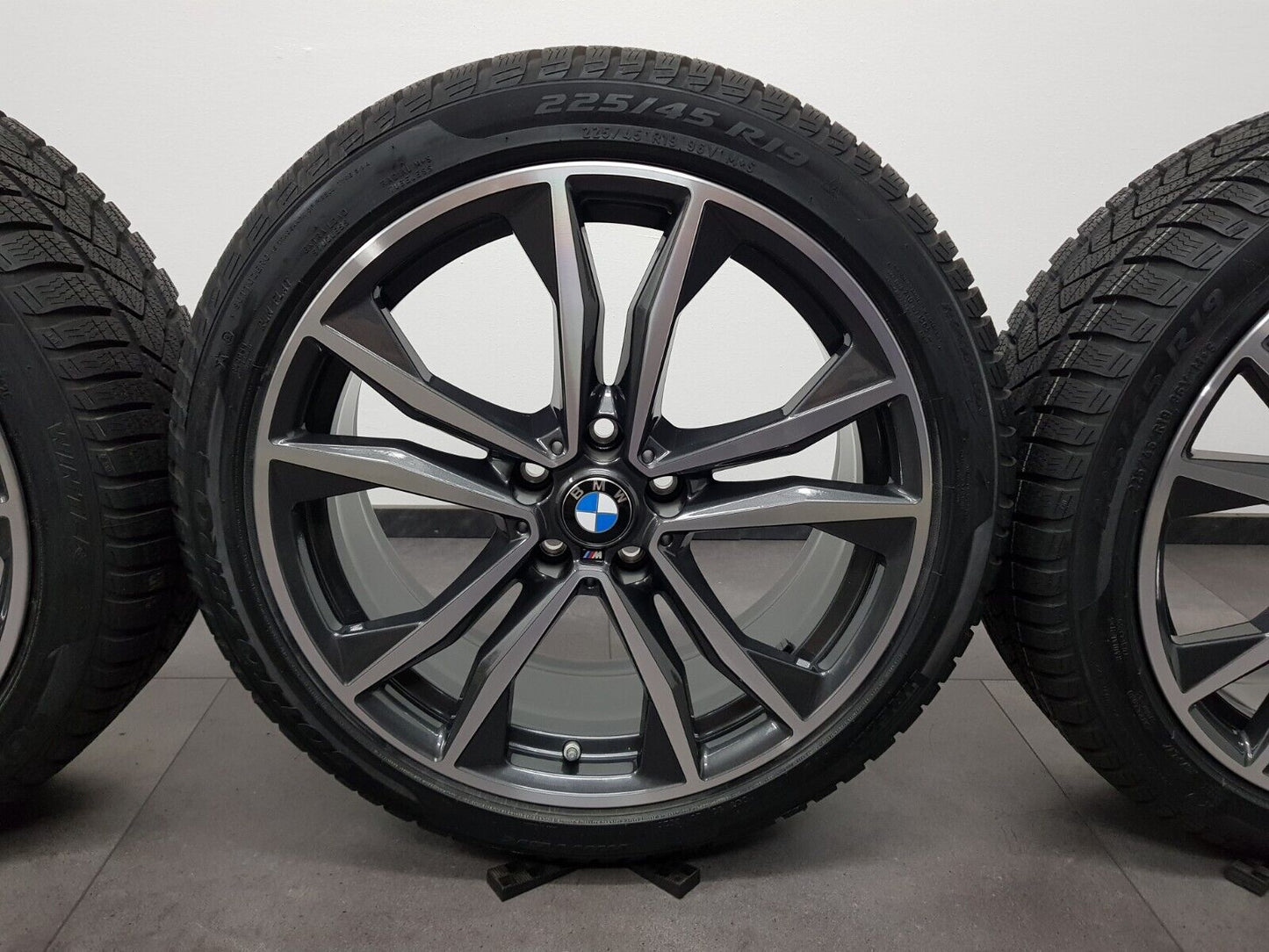 NEU BMW Winterreifen 19 Zoll Felgen X1 F48 X2 F39 M715 Winterräder DOT20 8008616