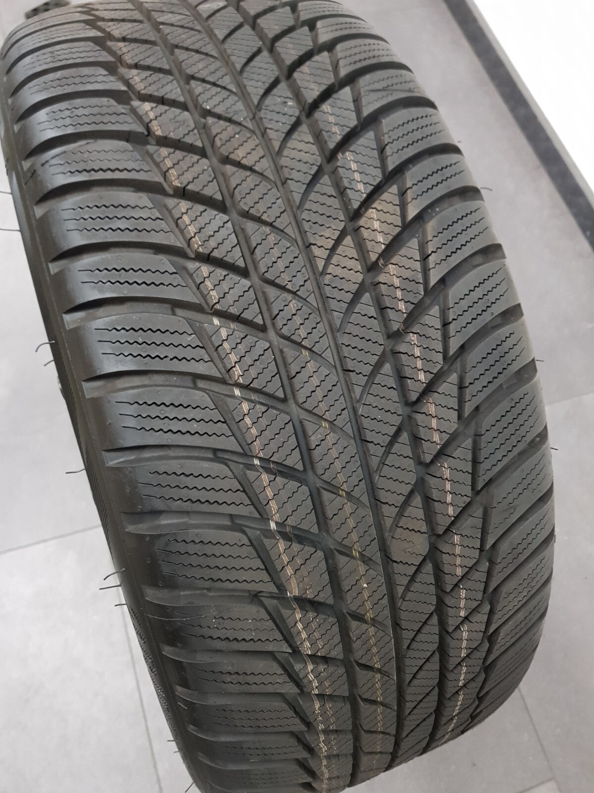 47683615