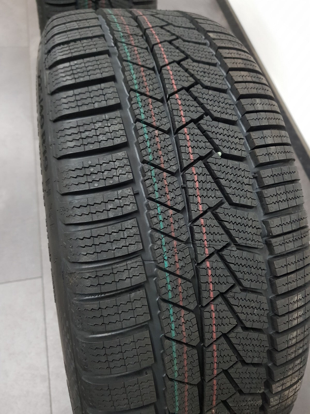 47190176